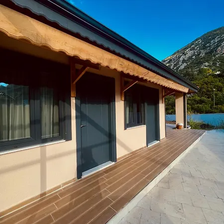 ベッド・アンド・ブレックファスト Casa Natura アドラサン